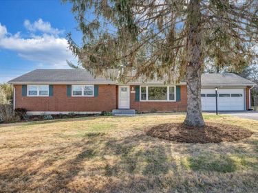 2771 Hillbrook DR , Roanoke, VA 24018