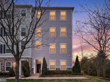 16856 PORTERS INN DRIVE, DUMFRIES, VA 22026