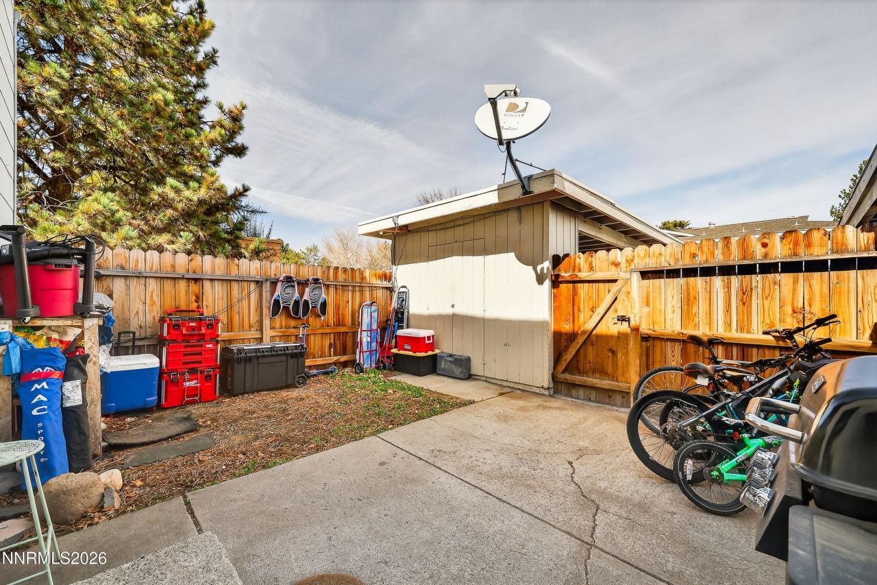 613 Smithridge Park, Reno, NV 89502 Photo