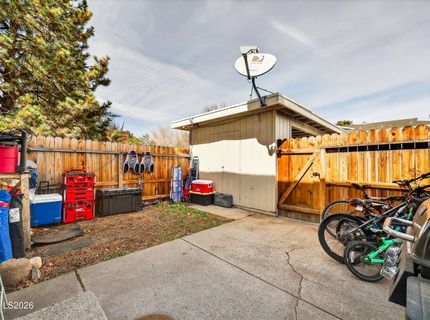 613 Smithridge Park, Reno, NV 89502 Photo