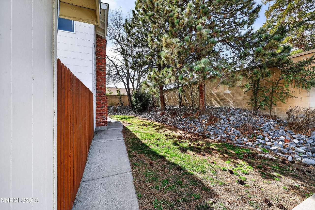 613 Smithridge Park, Reno, NV 89502 Photo