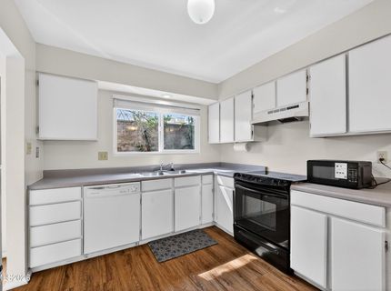 613 Smithridge Park, Reno, NV 89502 Photo