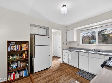 613 Smithridge Park, Reno, NV 89502 Photo