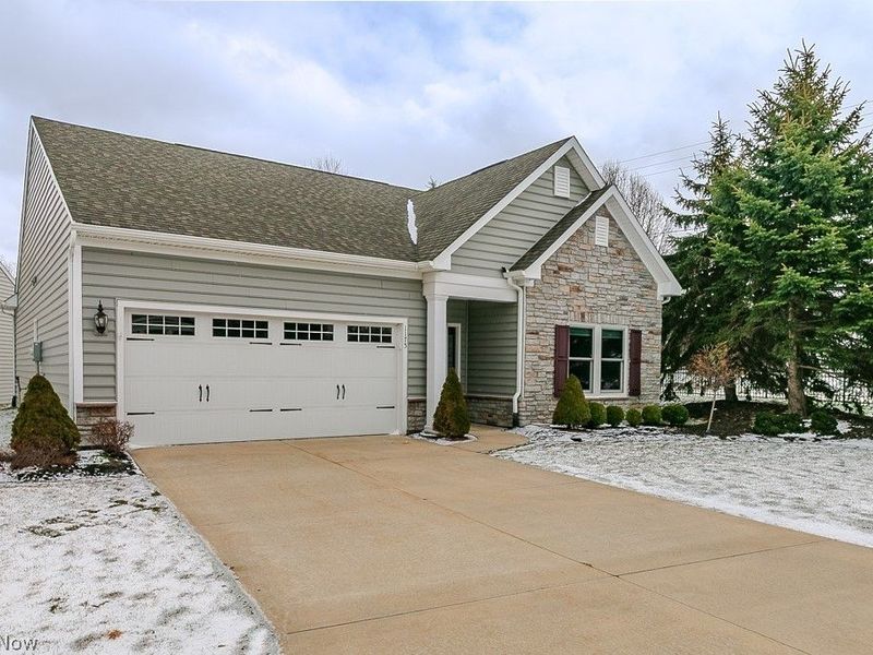 1175 Vista Lago Circle , Painesville Township, OH 44077 Photo 2