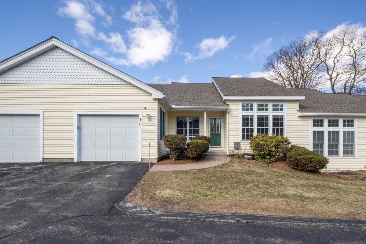 34 Lincoln Drive, Londonderry, NH 03053 Main Photo