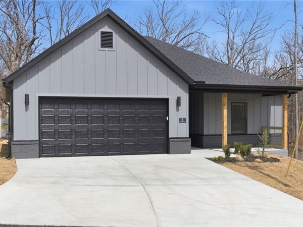 5 Kirkdouglas Lane, Bella Vista, AR 72715