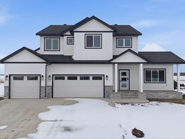 517 Prairie Parkway, Kindred, ND 58051