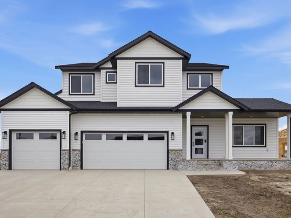 517 Prairie Parkway, Kindred, ND 58051
