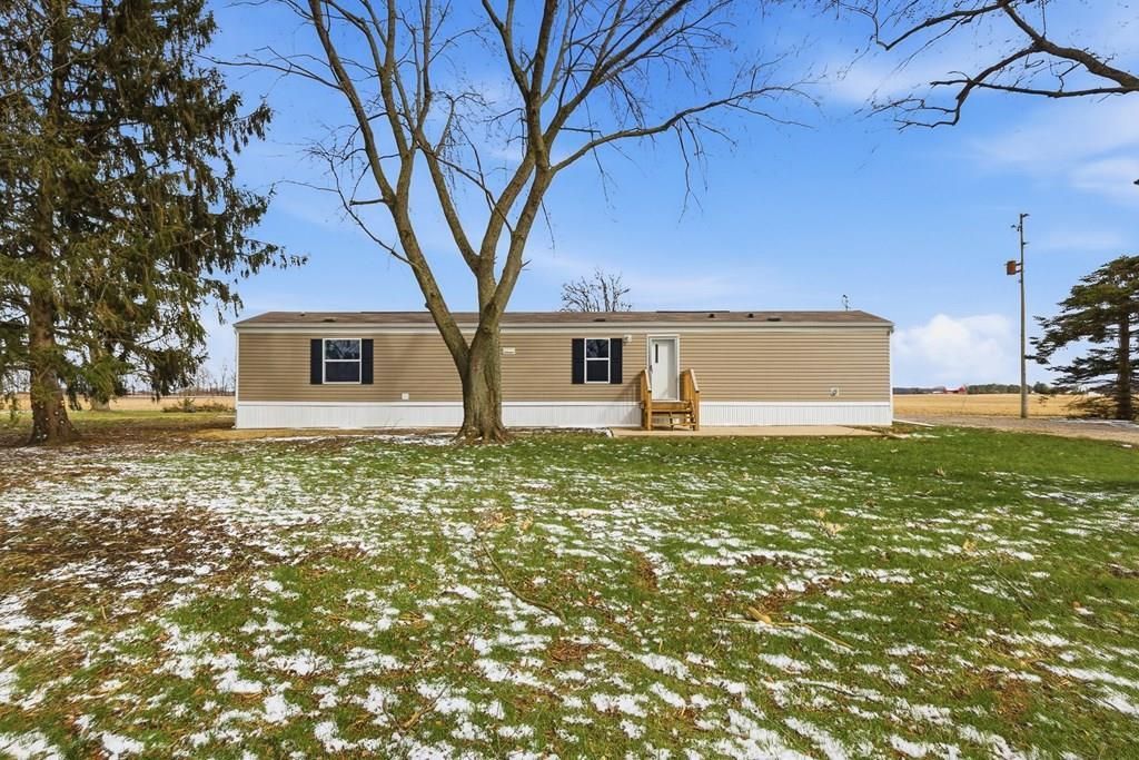 2201 Marion-Melmore Rd, Bucyrus, OH 44820 Main Photo