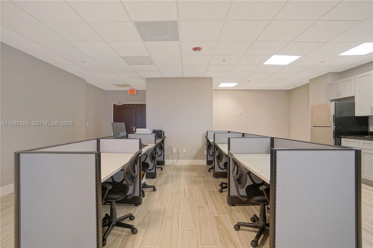 12550 Biscayne Blvd , Unit 902, North Miami, FL 33181 Photo