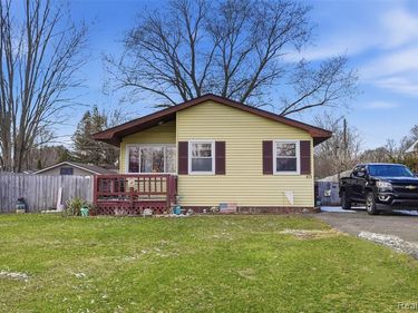 433 Haze, Pinckney Vlg, MI 48169