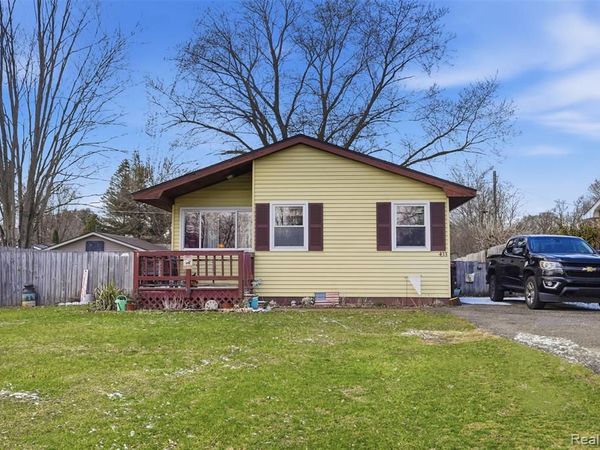 433 Haze, Pinckney Vlg, MI 48169