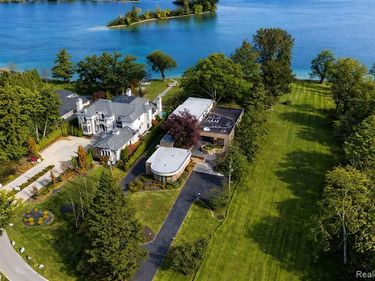 3317 W Shore Drive, Orchard Lake Village, MI 48324