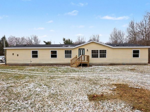 14855 Larsen Avenue, Gowen, MI 49326