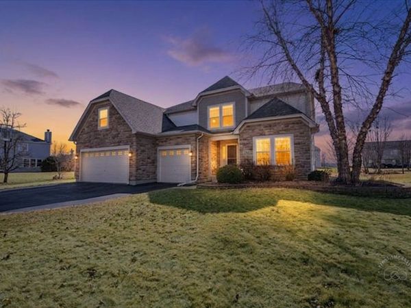 2518 Imgrund Road, North Aurora, IL 60542