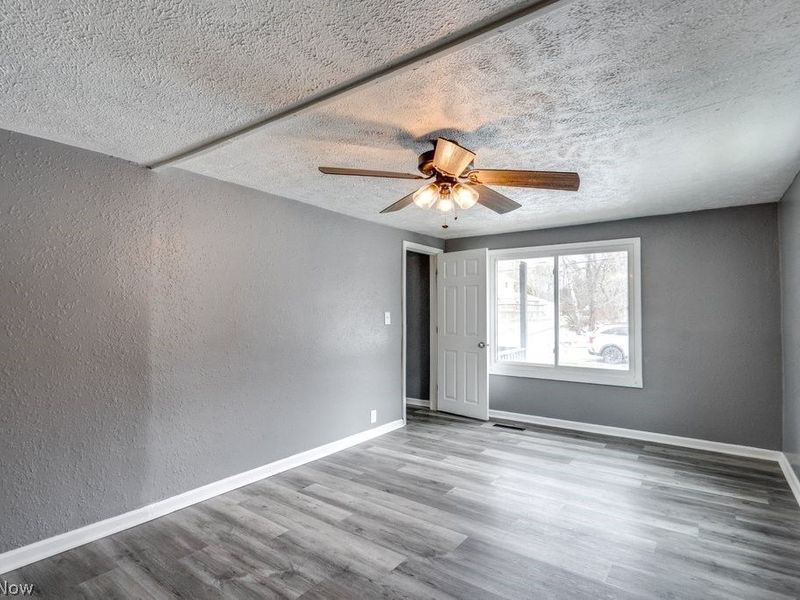 3949 Beck Avenue , Louisville, OH 44641 Photo 12