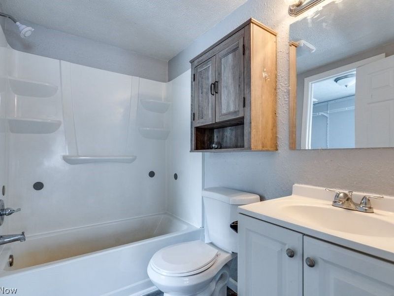 3949 Beck Avenue , Louisville, OH 44641 Photo 13