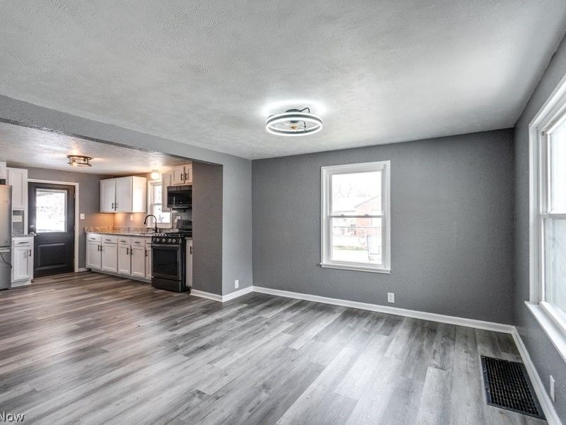 3949 Beck Avenue , Louisville, OH 44641 Photo 4