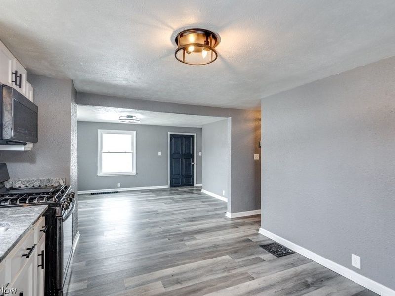 3949 Beck Avenue , Louisville, OH 44641 Photo 9