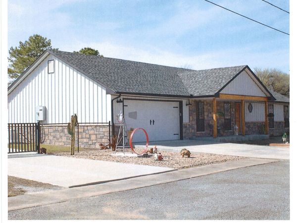 615 Grand Avenue , Stuart, OK 74570