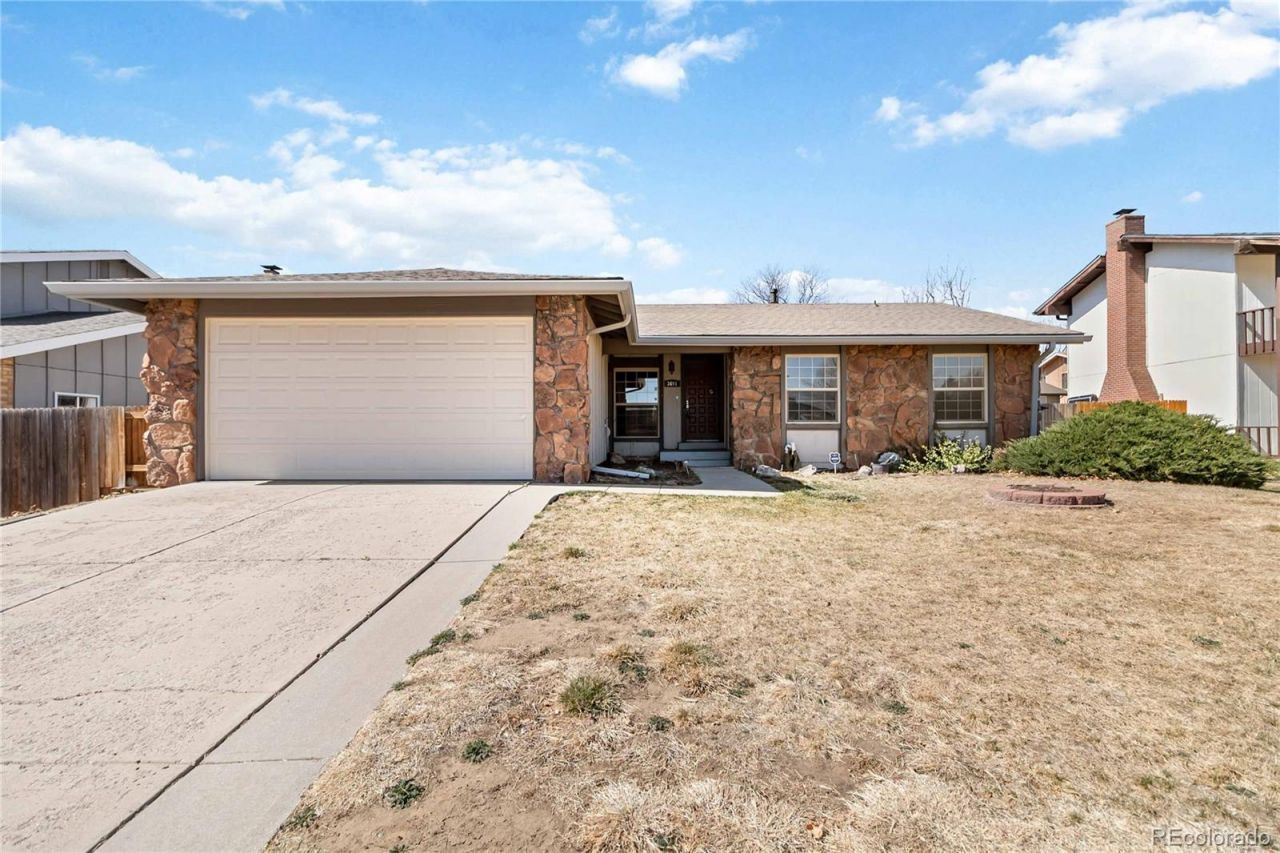 3691 S Mission Parkway, Aurora, CO 80013 Main Photo