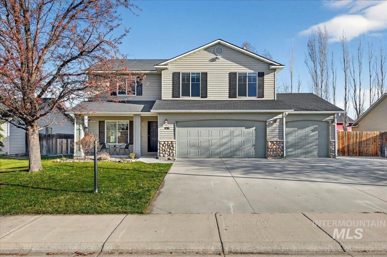 456 E Chapparosa Dr, Kuna, ID 83634 Main Photo