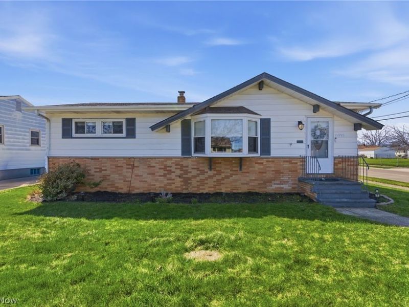 15995 Paulding Boulevard, Brook Park, OH 44142 Photo 1