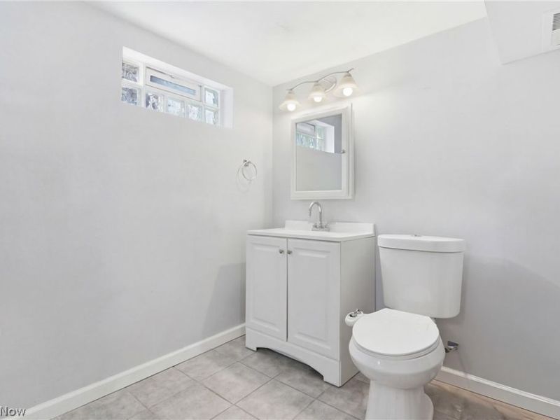 15995 Paulding Boulevard, Brook Park, OH 44142 Photo 21