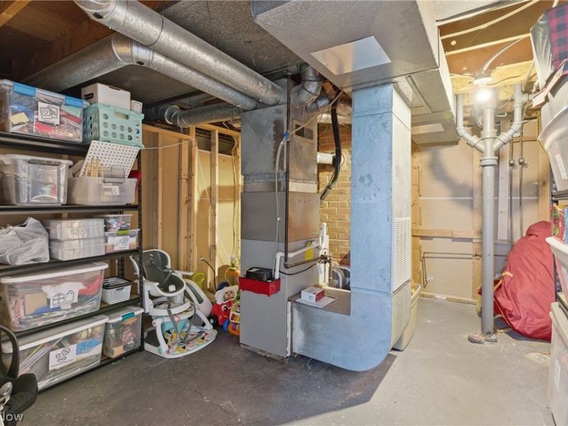 15995 Paulding Boulevard, Brook Park, OH 44142 Photo 29