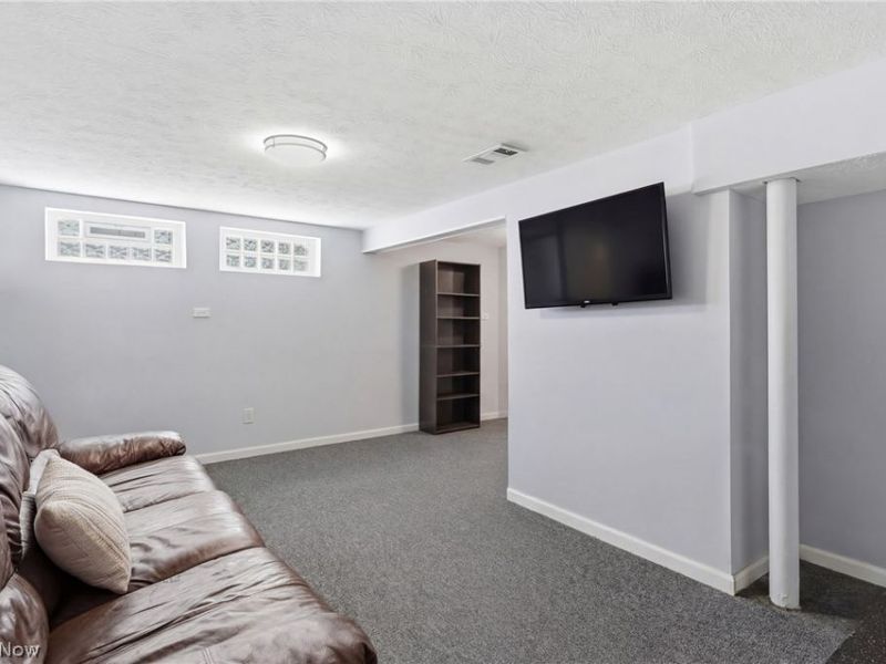 15995 Paulding Boulevard, Brook Park, OH 44142 Photo 31