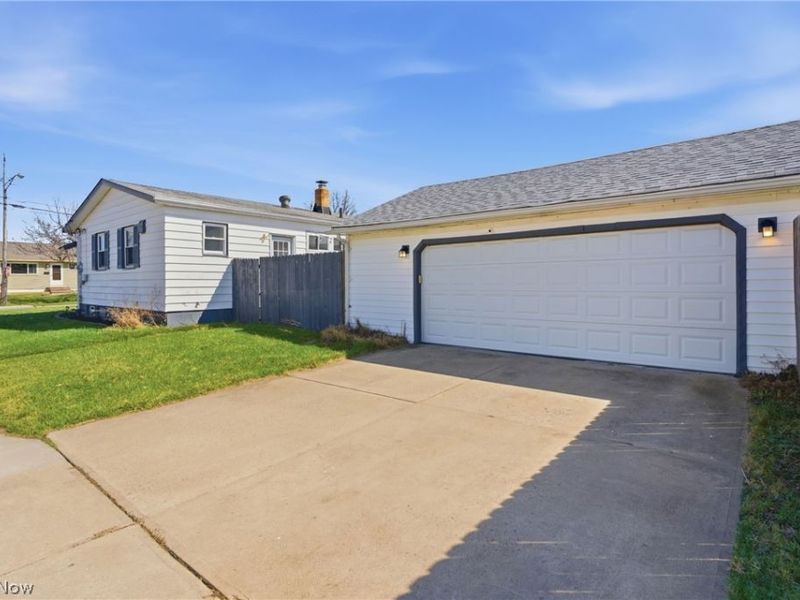 15995 Paulding Boulevard, Brook Park, OH 44142 Photo 36