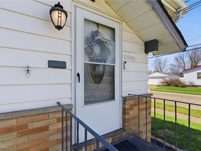 15995 Paulding Boulevard, Brook Park, OH 44142 Photo 6