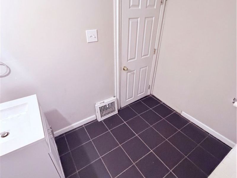 3410 Hancock Avenue, Cleveland, OH 44113 Photo 27