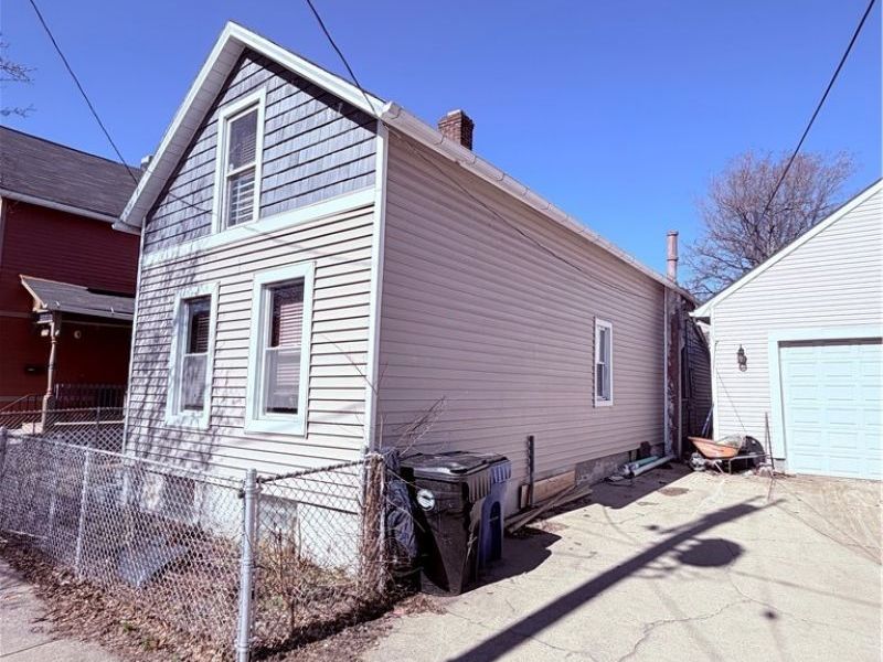 3410 Hancock Avenue, Cleveland, OH 44113 Photo 3