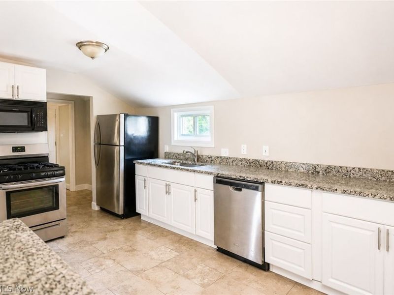 3410 Hancock Avenue, Cleveland, OH 44113 Photo 7