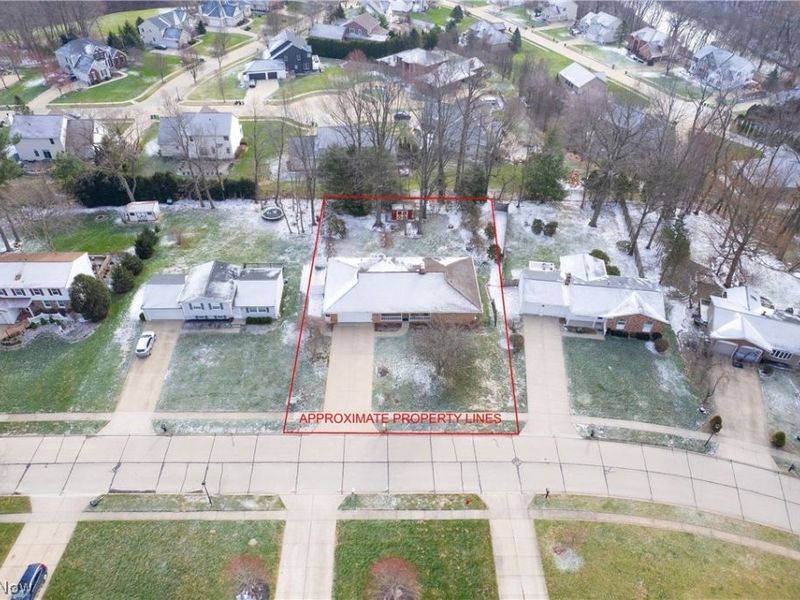 537 Park Ridge Drive, Munroe Falls, OH 44262 Photo 2