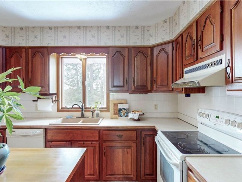 537 Park Ridge Drive, Munroe Falls, OH 44262 Photo 9