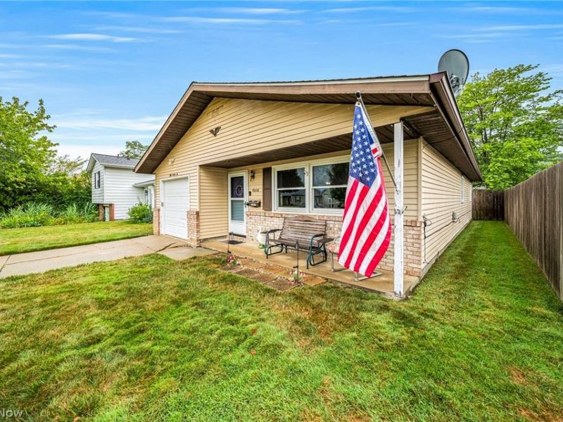 5026 Glenn Lodge Drive, Mentor, OH 44060 Photo 2