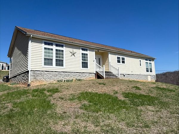 3570 Nemmo RD , Vinton, VA 24179