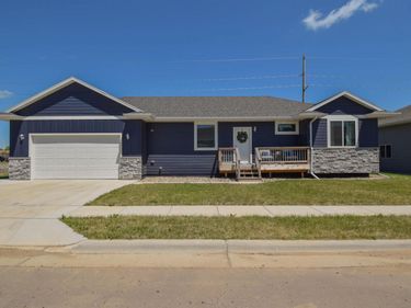 416 E Cairos Pl, Brandon, SD 57005