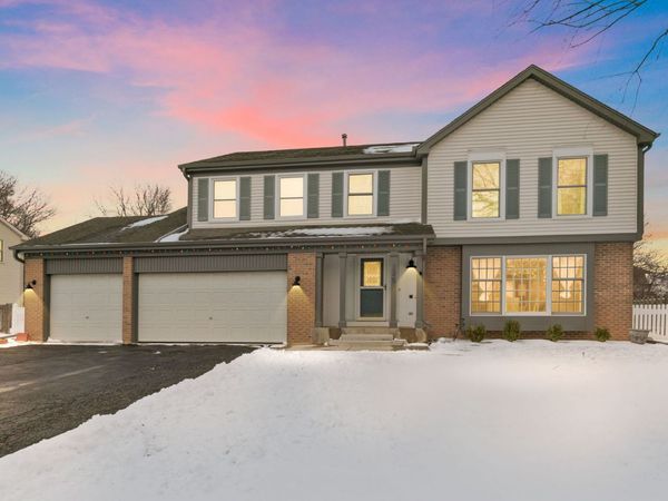 325 Stonegate Road , Algonquin, IL 60102