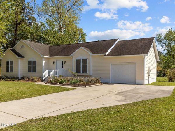 736 Comet Drive, Beaufort, NC 28516