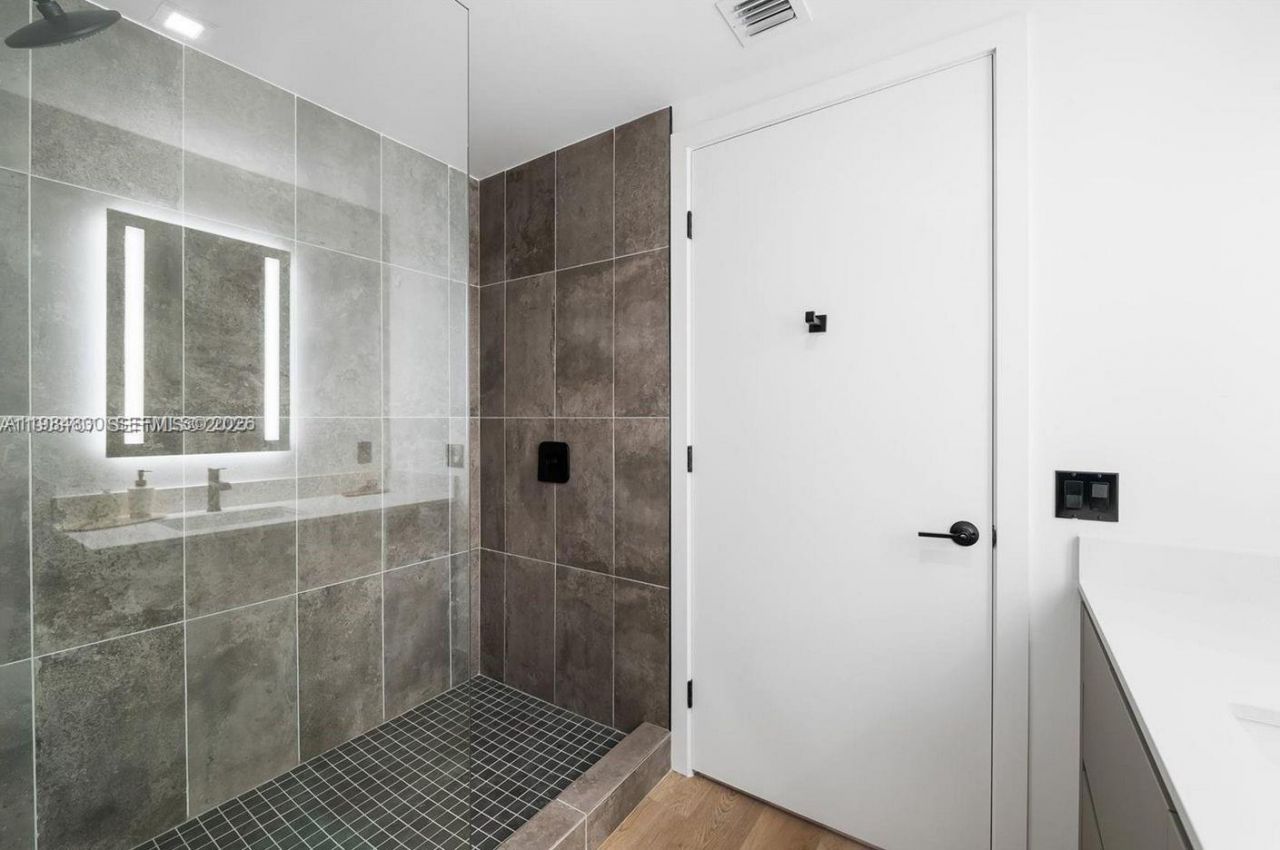 307 SW 5th St, Unit S1, Fort Lauderdale, FL 33315 Photo