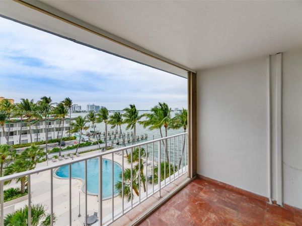 1865 N 79th St Cswy, Unit 5H, North Bay Village, FL 33141