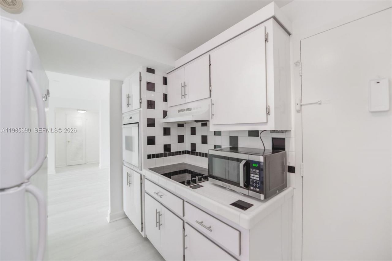 1865 N 79th St Cswy, Unit 5H, North Bay Village, FL 33141 Photo