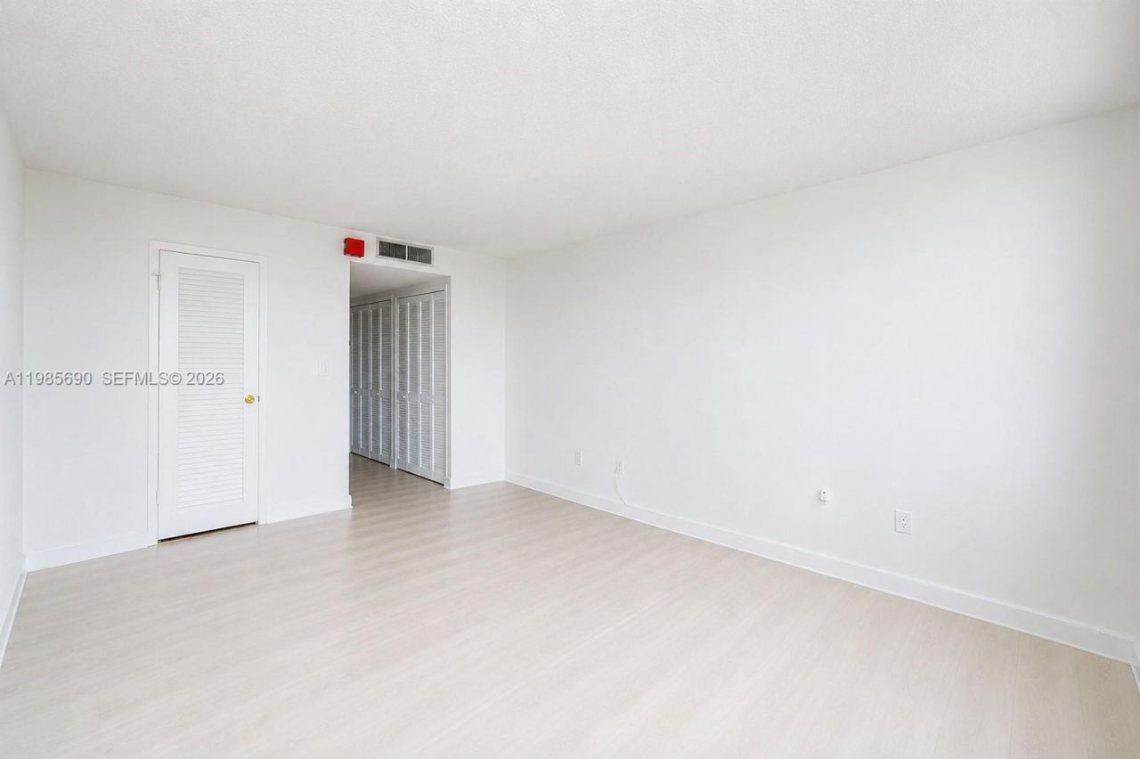 1865 N 79th St Cswy, Unit 5H, North Bay Village, FL 33141 Photo