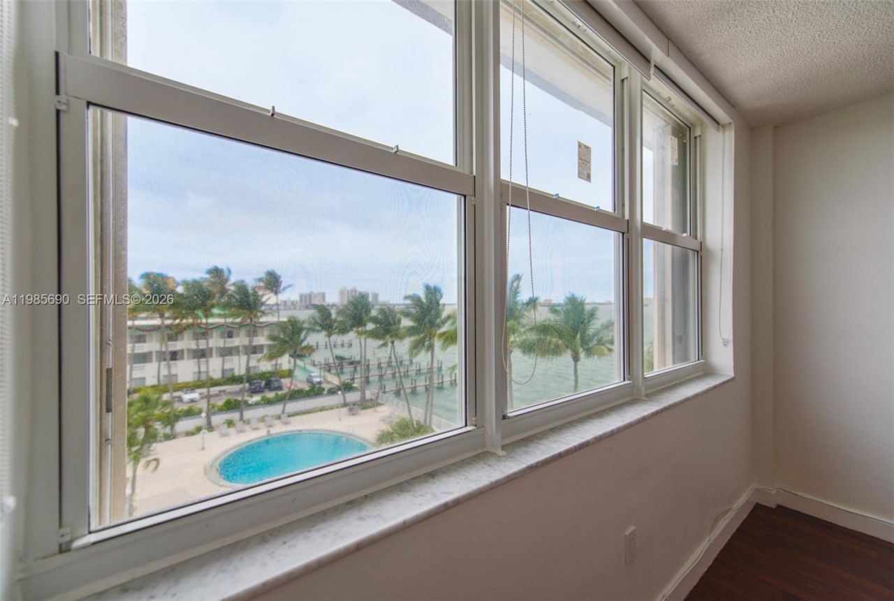 1865 N 79th St Cswy, Unit 5H, North Bay Village, FL 33141 Photo