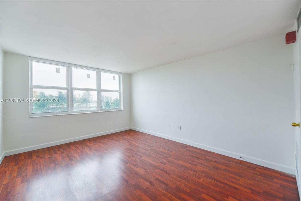 1865 N 79th St Cswy, Unit 5H, North Bay Village, FL 33141 Photo