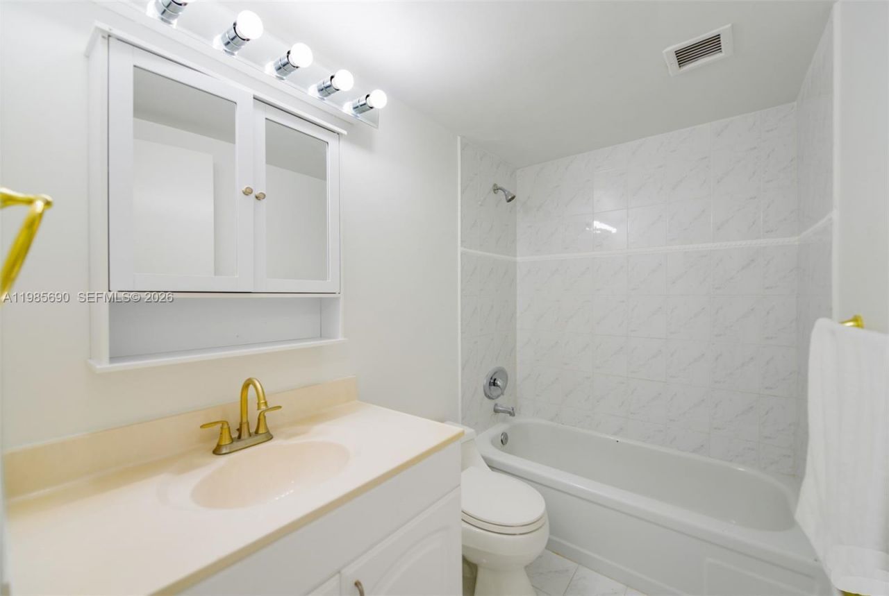 1865 N 79th St Cswy, Unit 5H, North Bay Village, FL 33141 Photo