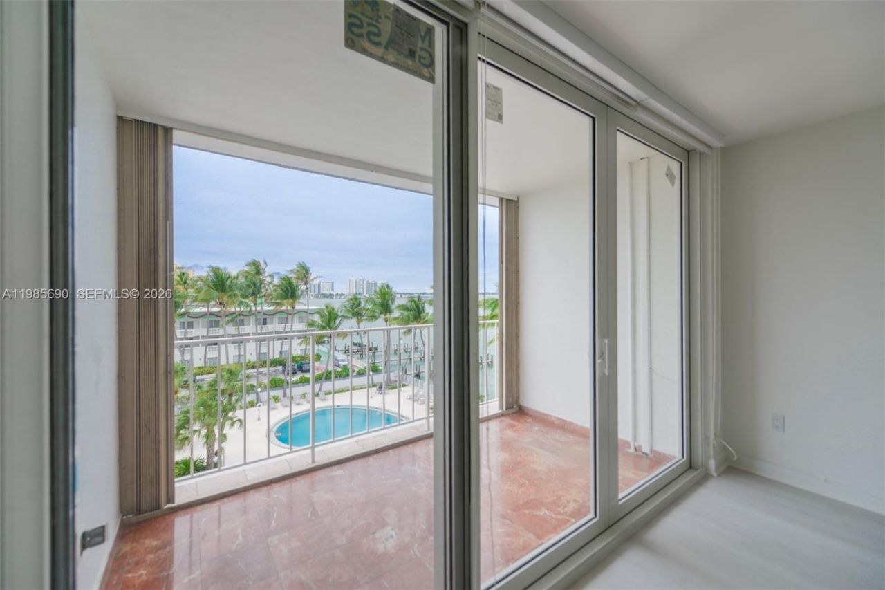 1865 N 79th St Cswy, Unit 5H, North Bay Village, FL 33141 Photo